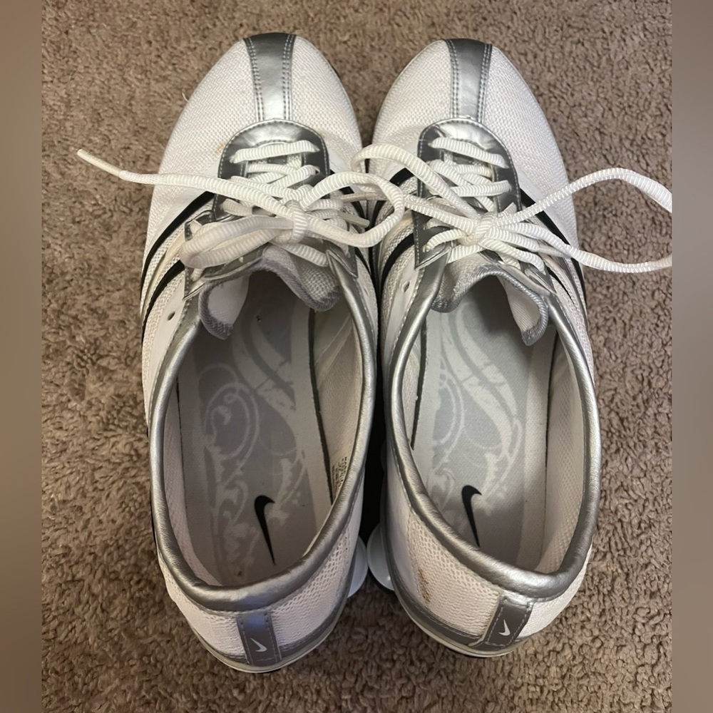 Nike Shox Womens Size 11 White and Silver Vintage 2006 GUC - Picture 4 of 10